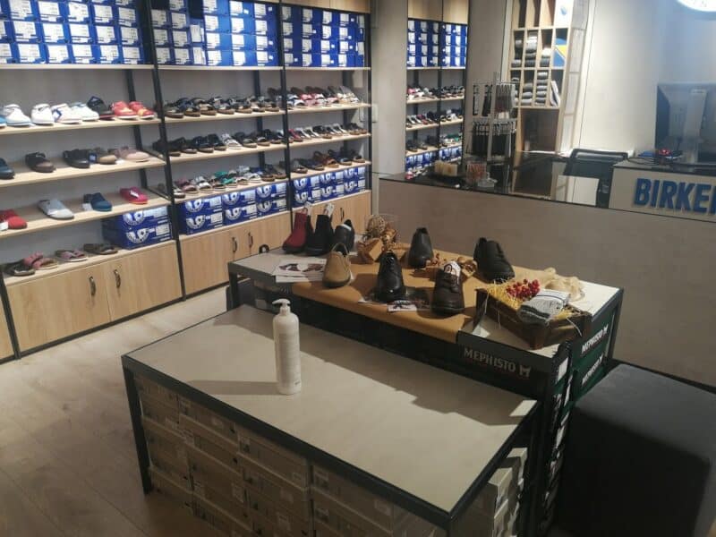 famous brands shoe store